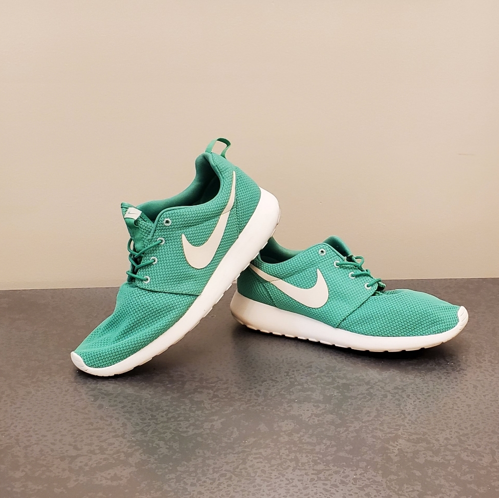 Nike Roshe Run sneakers